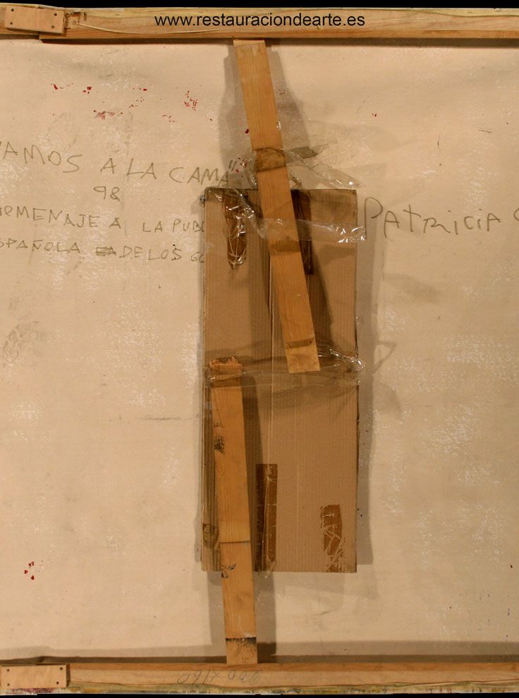 detalle antes de la restauración de la pintura con el bastidor fracturado